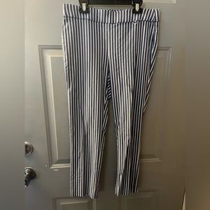 Size 10 pull on cropped striped slacks.